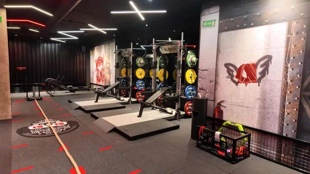 Zona Hyrox. Entrenar en el gimnasio o en casa