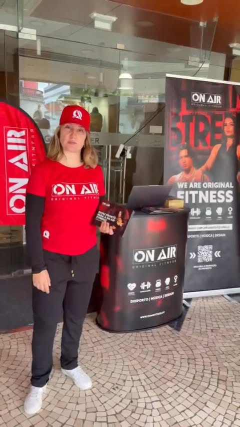 Já podes passar pelo nosso stand para te inscreveres pessoalmente ou tirares todas as dúvidas que tiveres!
📍Encontra-nos no centro comercial Gold Center, mesmo pertinho do clube localizado na Avenida da Liberdade, n.º 656.
⏰Estamos cá de segunda a sexta-feira, das 10h às 19h.

🚨 Não percas a nossa oferta de pré-abertura: matrícula grátis para os primeiros 250 inscritos! As vagas são limitadas, por isso não deixes para amanhã! 😉

Então, o que é que estás à espera? Vem ter connosco, estamos à tua espera! 🔥🔥