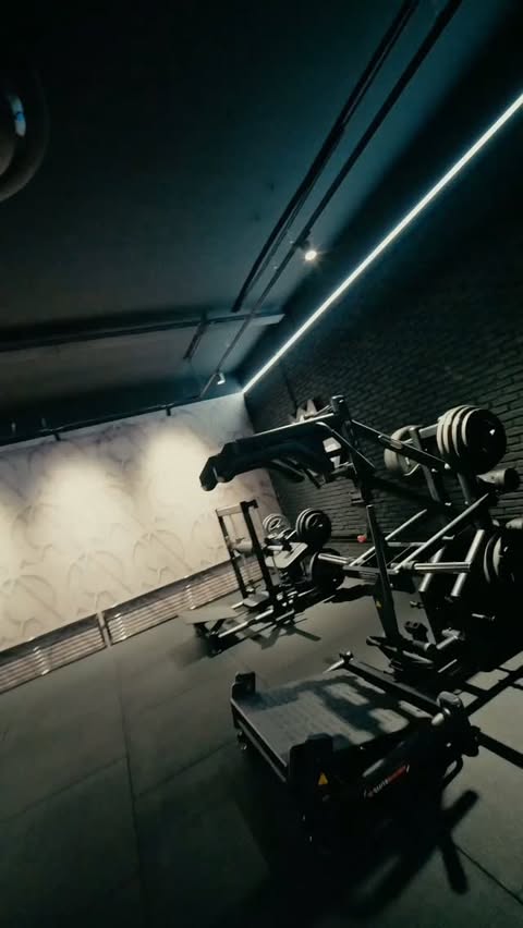 Si quieres llevar tu entrenamiento de glúteos a otro nivel.. Vas a tener una zona diseñada al 100% para trabajar el glúteo como nunca antes. 🍑
Llegan las máquinas de Glute Builder

Muy pronto en On Air Fitness Les Arts 🔜
